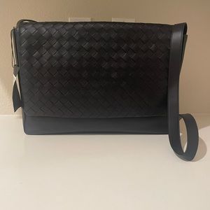 Bottega Veneta Large Intrecciato Crossbody Bag NWT